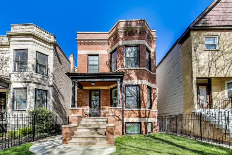 4249 N Damen